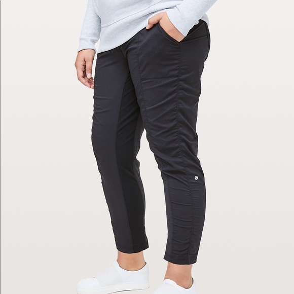 Lululemon street to studio crop Clearance